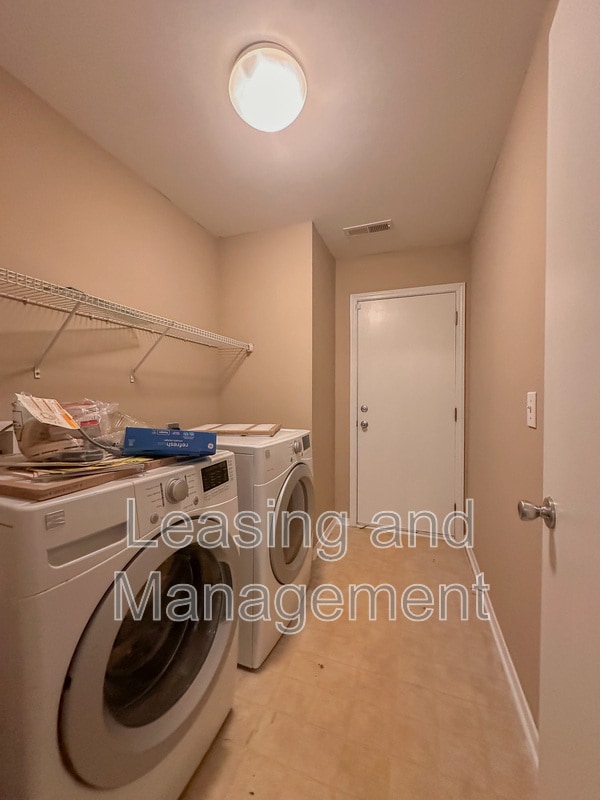 Building Photo - 8811 Kellum Dr