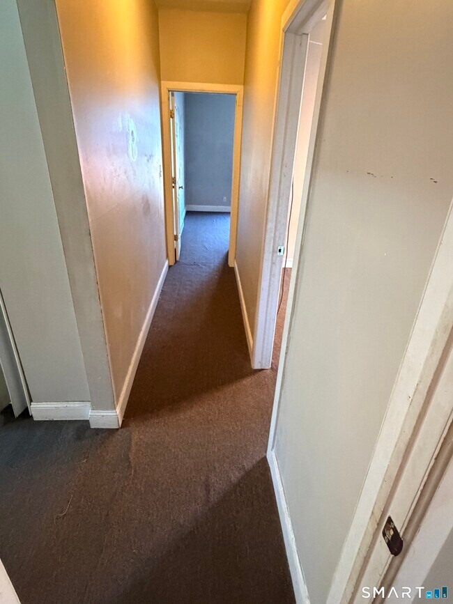 Building Photo - 51 Seyms St