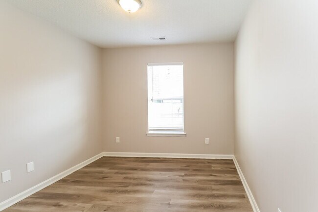 Building Photo - 4603 Avalon Forest Ln