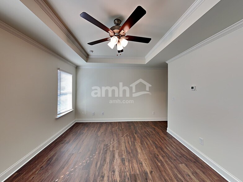 Building Photo - 455 Summit View Ct