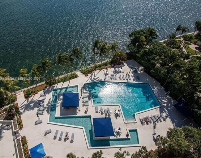 Building Photo - 2333 Brickell Ave