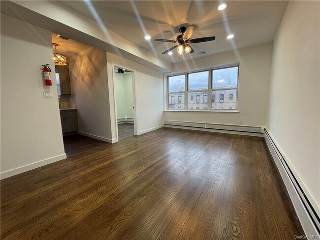 Primary Photo - 3026 Kingsbridge Terrace
