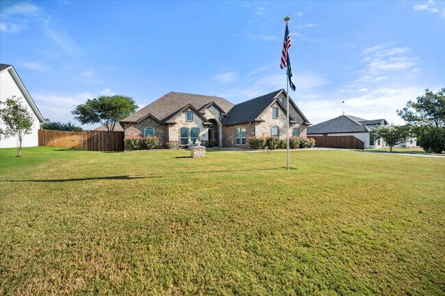 Building Photo - Stunning 3-bedroom, 2-bathroom home on an ...