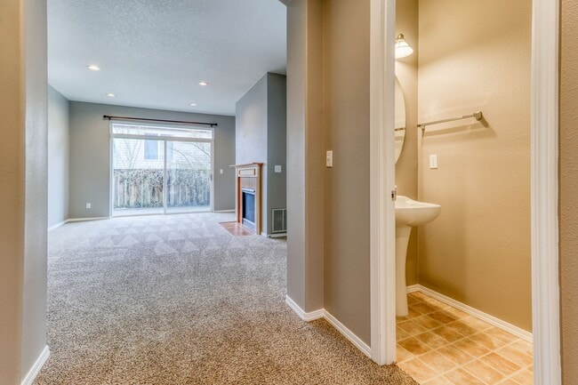 Building Photo - 20467 SW Rosemount St