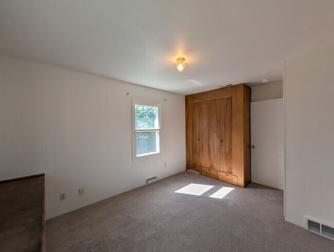 Building Photo - 5bd/2ba Burien Home