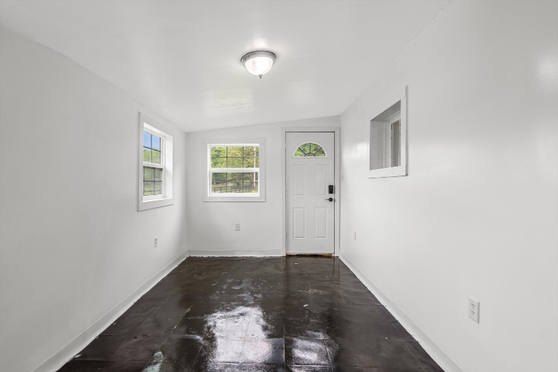 Building Photo - 6 Triple Oak Ln