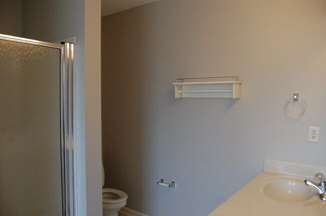 Building Photo - 31 Flower Break Rd