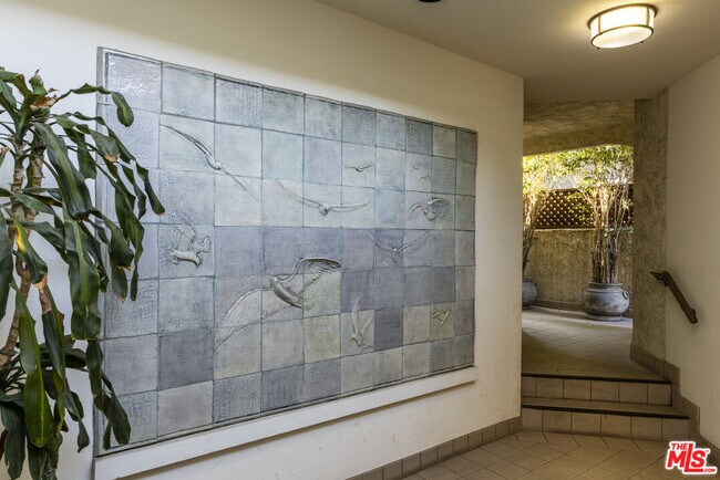 Building Photo - 818 6th St