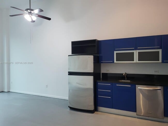 Building Photo - 253 NE 2nd St