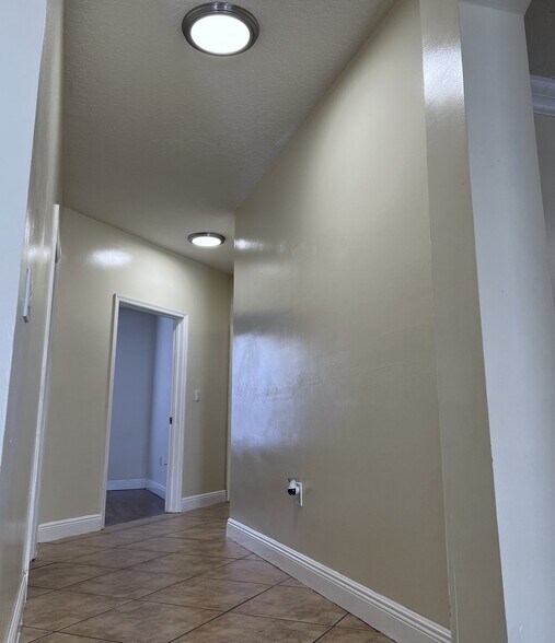 Building Photo - 15840 SW 152nd Ct