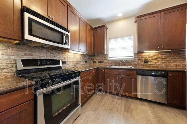 Building Photo - 1816 Big Bend Dr