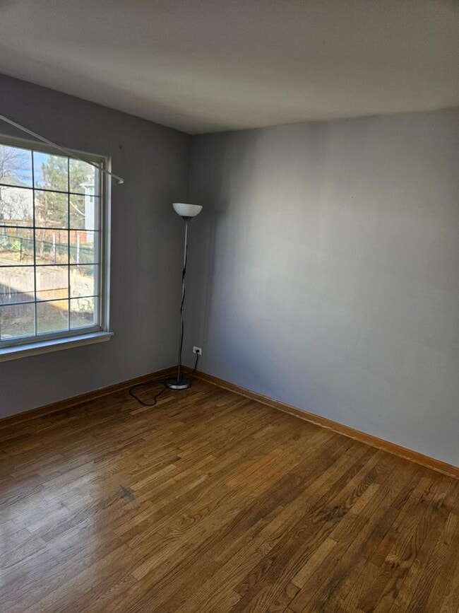 Building Photo - 10 Ronan Ct