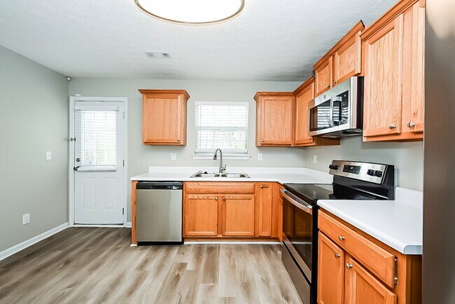 Building Photo - 896 Madison Ct