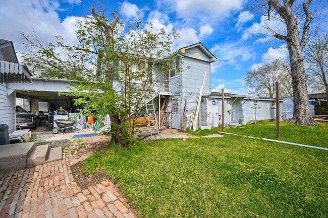 Building Photo - 416 N Houston Ave