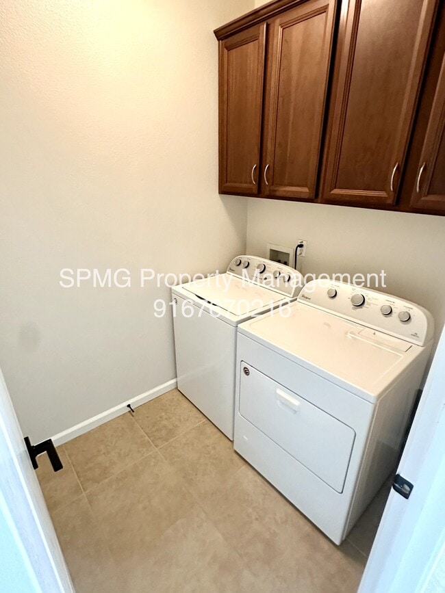 Building Photo - 1528 Morning Glory Ln