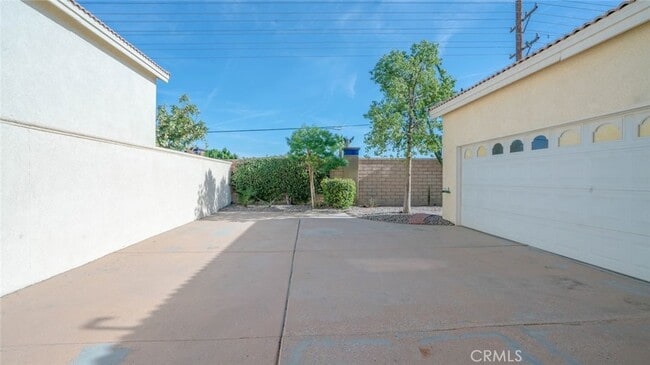 Building Photo - 49142 Barrymore St