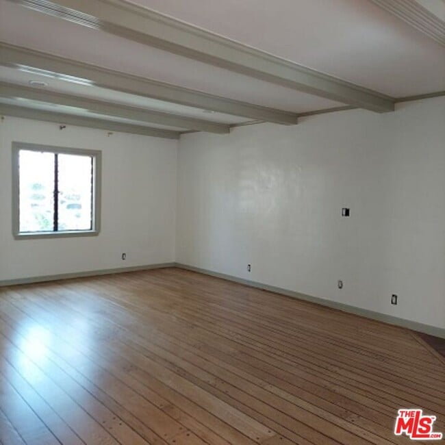 Building Photo - 341 S Rodeo Dr