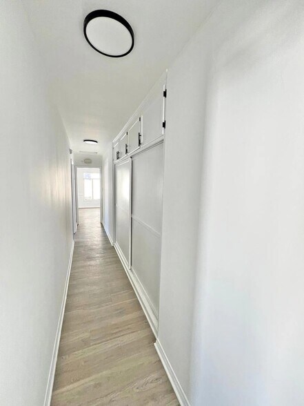 Building Photo - 349 N Palm Dr
