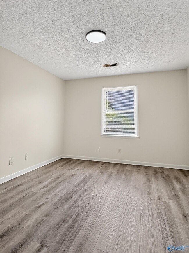Building Photo - 6209 Friar Tuck Dr NW