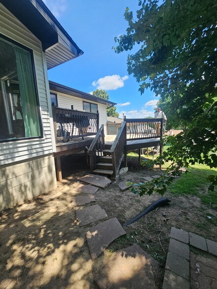 Building Photo - 14465 Krug Cir