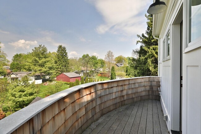 Building Photo - 125 S Knox St