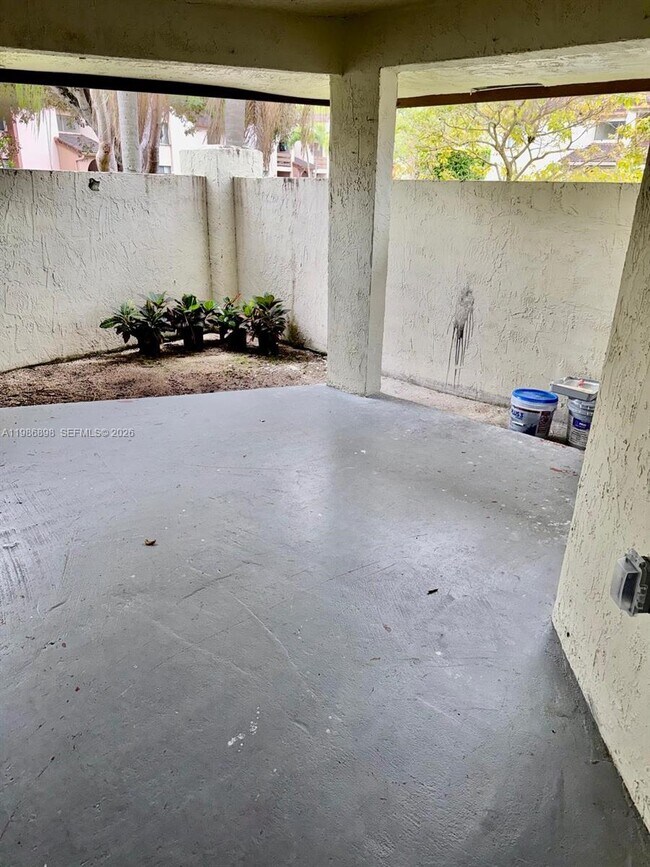 Building Photo - 8933 SW 123rd Ct