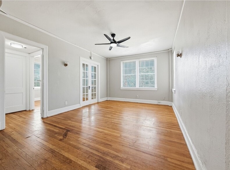 Interior Photo - The Terrace