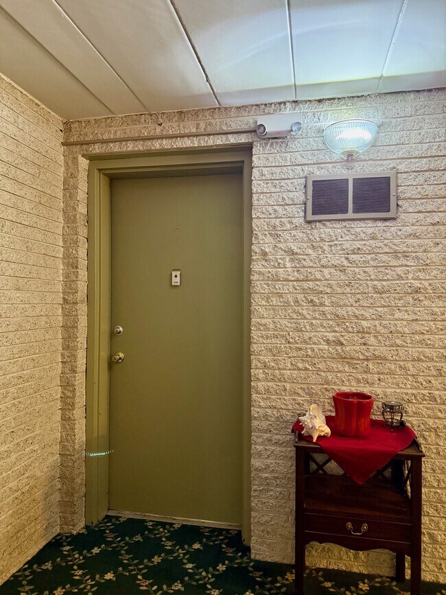 Building Photo - 2300 Riddle Ave