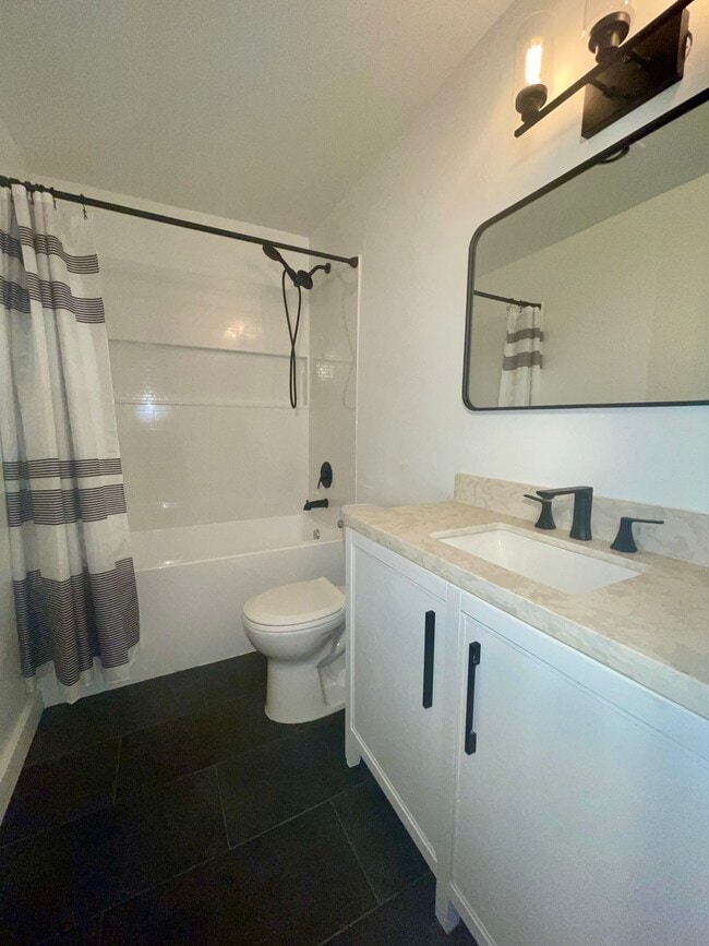 Building Photo - 1311 Summertime Ln