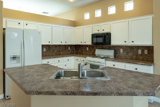 Building Photo - 9205 Guggenheim Ct