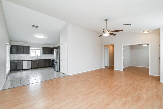 Building Photo - 2253 W 20th Ave