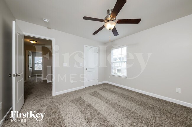 Building Photo - 132 Bethel Oaks Ct