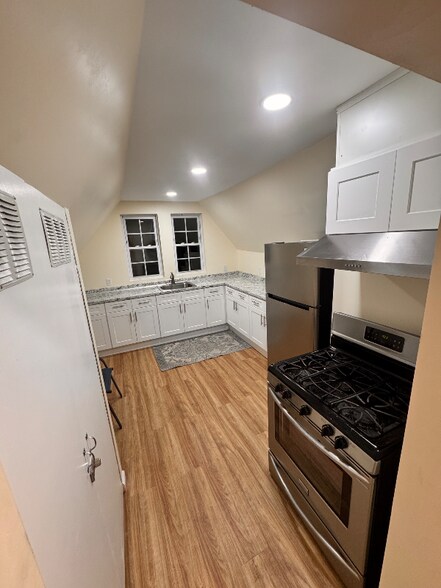 Building Photo - 630 Jefferson Ave