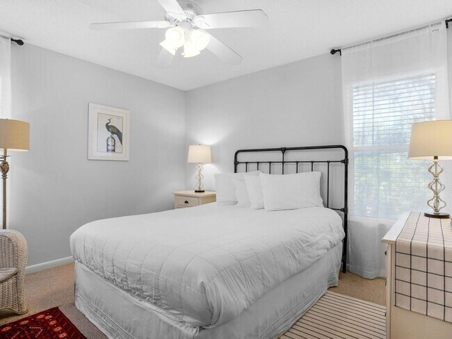 Building Photo - 3BR/3BA Fully Furnished Beach Cottage at H...