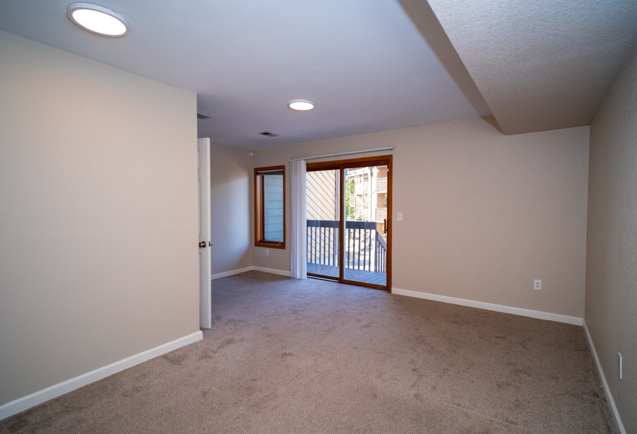 Building Photo - 2829 Springdale Ln