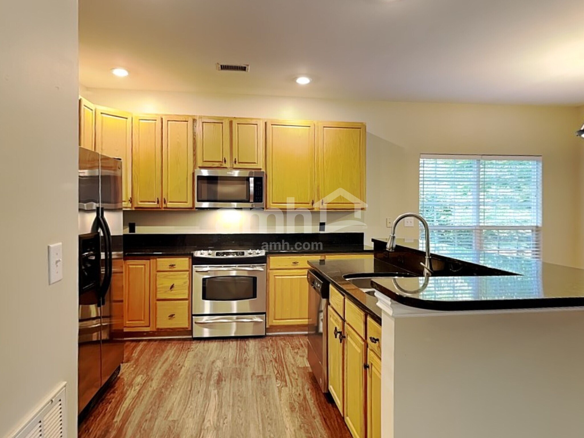 Building Photo - 8207 Abbottsgate Ln