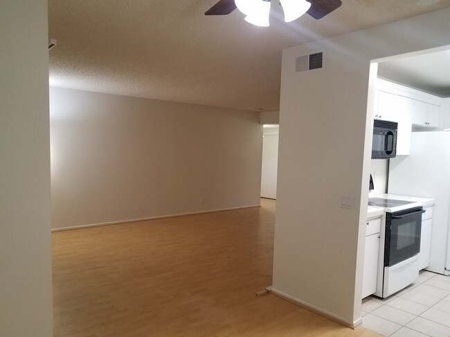 Building Photo - 23653 Park Capri