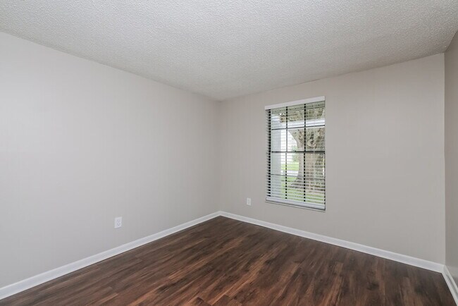 Building Photo - 16023 Eagle River Way