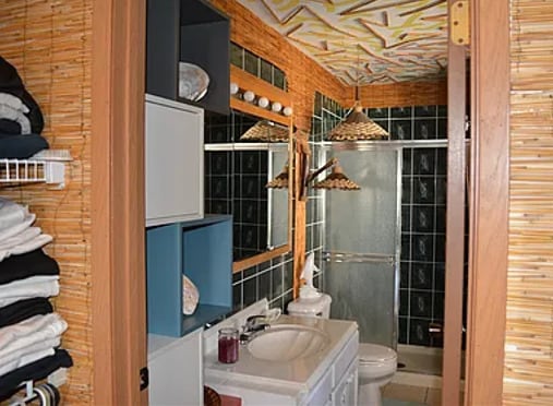 Building Photo - 644 Le Parc Cir
