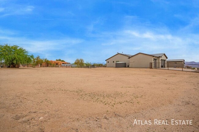 Building Photo - 15532 E Palo Brea Ln