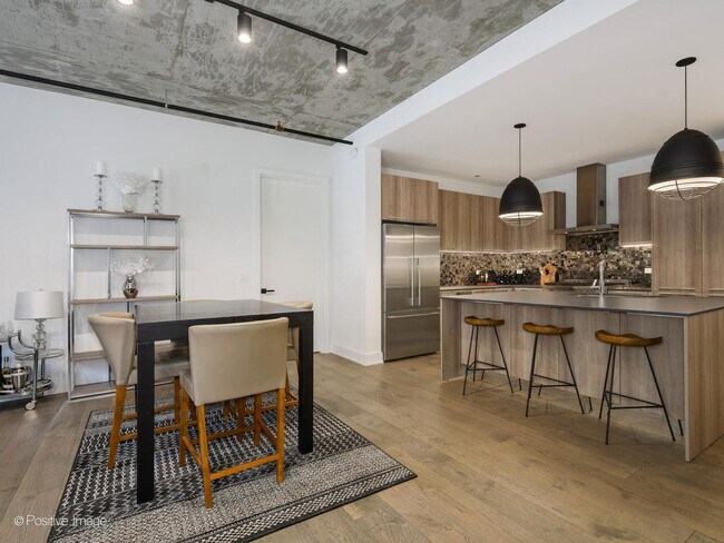 Building Photo - 111 S Peoria St