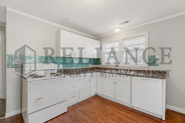 Building Photo - 2225 N Chautauqua St