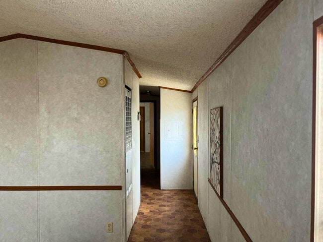 Building Photo - 3400 S 4th Ave