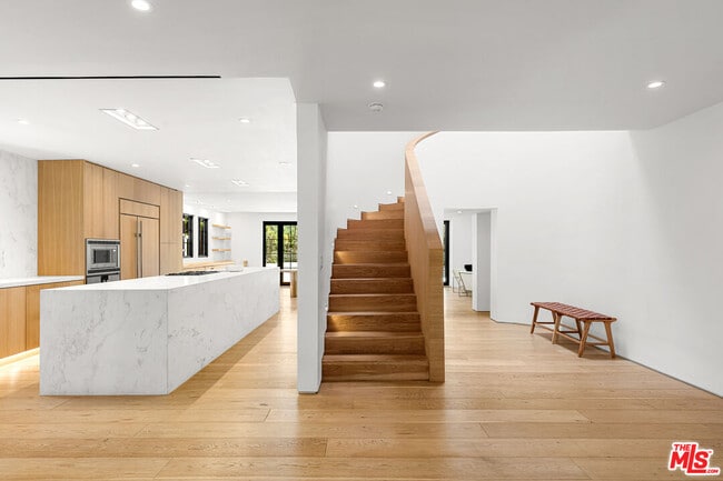 Building Photo - 1001 N Hanover Dr