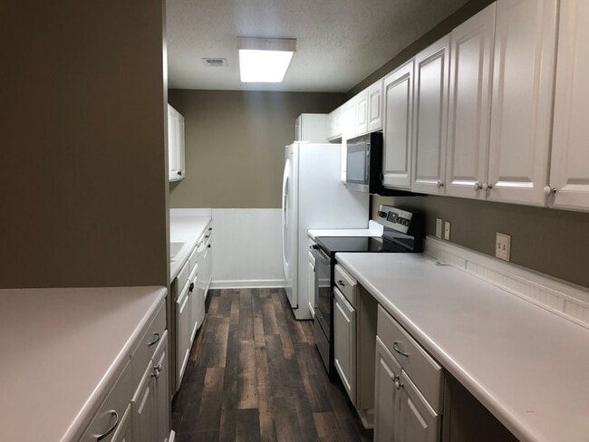 Building Photo - 4323 Lotus Ct