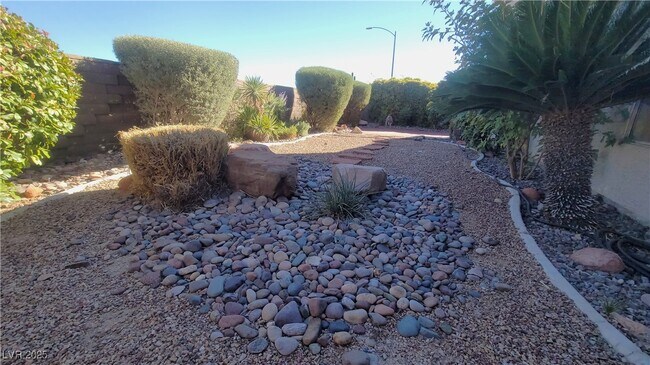 Building Photo - 2632 Ironside Dr