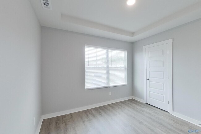 Building Photo - 6405 Upchurch Dr