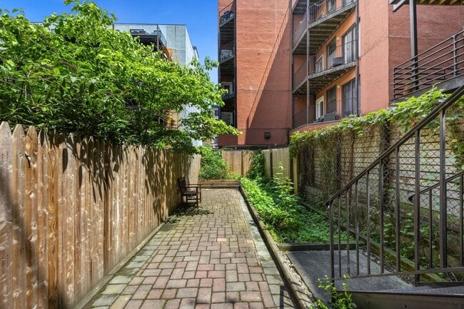 Building Photo - 107 Harrison St