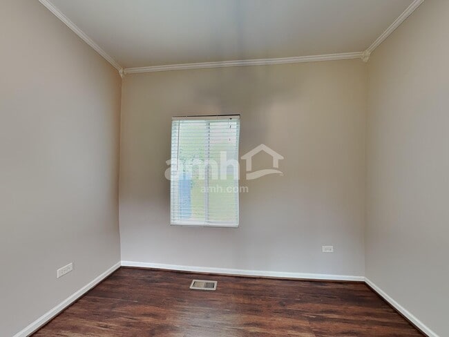 Building Photo - 8601 Sycamore Ct