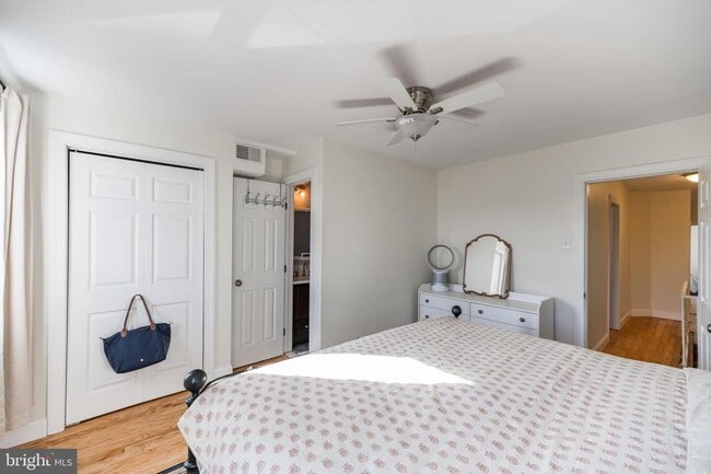 Building Photo - 2978 E Thompson St